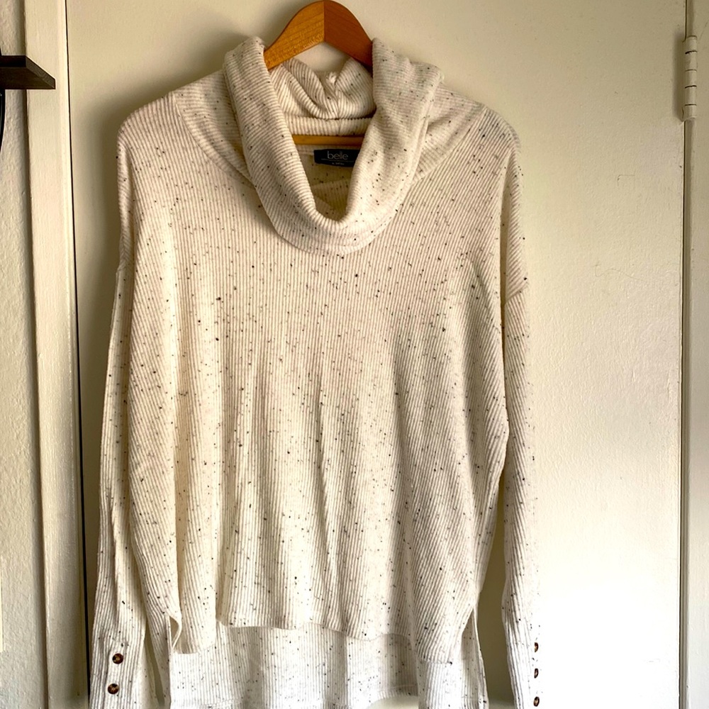 Belle off white sweater good condition